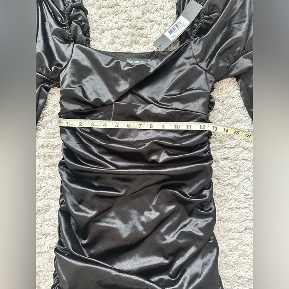New with tags -Womens size 6 statement sleeve mini dress black long sleeve - Picture 2 of 5